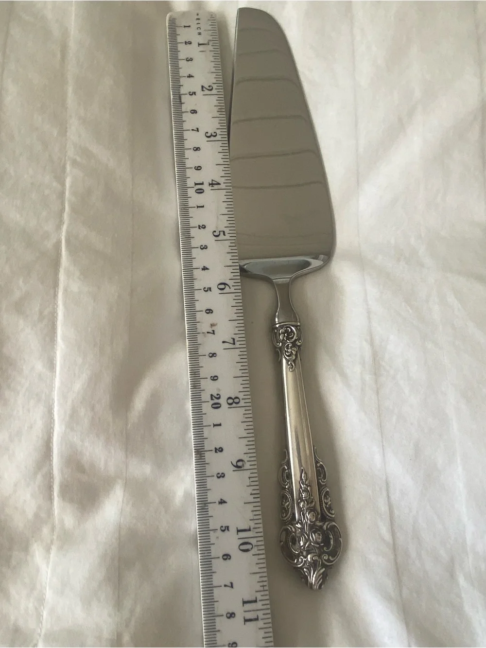 Vintage Wallace Silversmiths GRANDE BAROQUE Cake/Pie Server 10 7/8 in